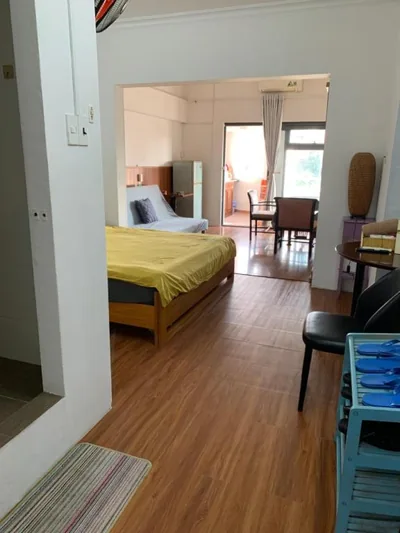 带阳台公寓 — Riverhome Saigon Apartments